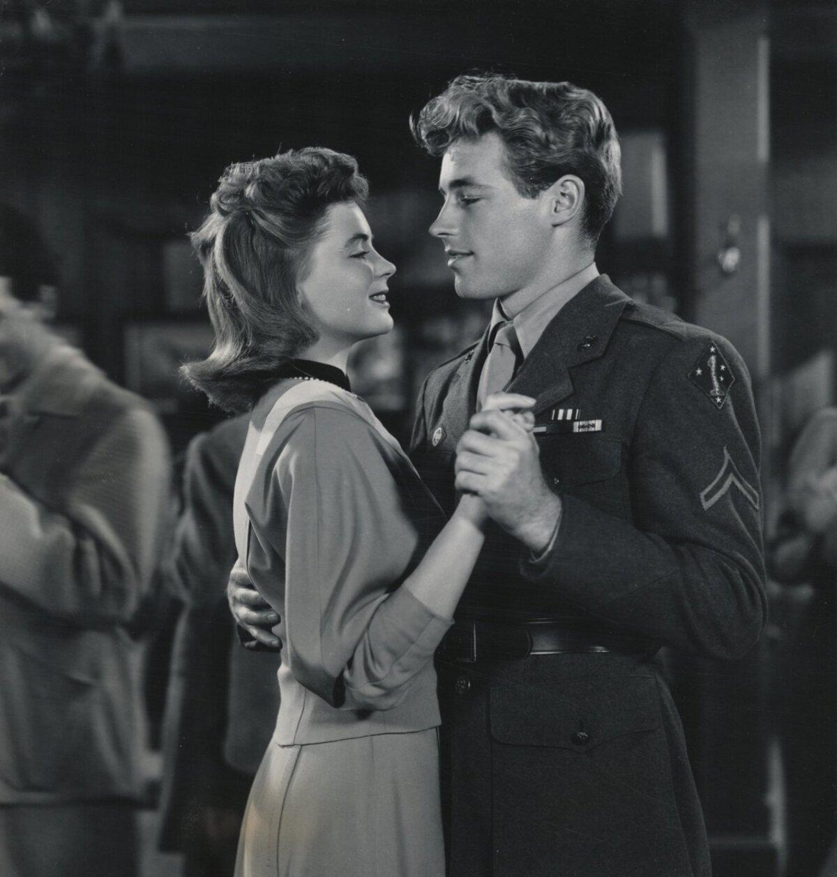 Patricia Ruscomb (Dorothy McGuire) and Cliff Harper (Guy Madison), in "Till the End of Time." (RKO Radio Pictures)