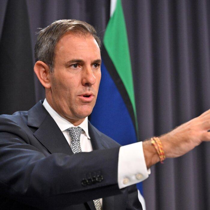 Government Backs Another Minimum Wage Rise, Plays Down Inflation Risks