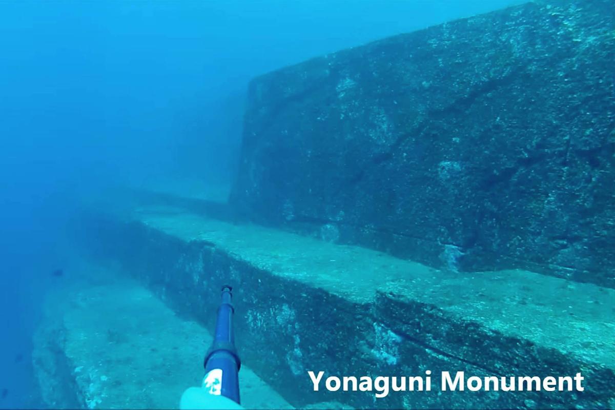 What appear to be walls at Yonaguni Monument. (Courtesy of <a href="https://youtu.be/_ep9P6uX9BM?si=HwszLJG4LQnDoN8i">Freediver HD</a>)