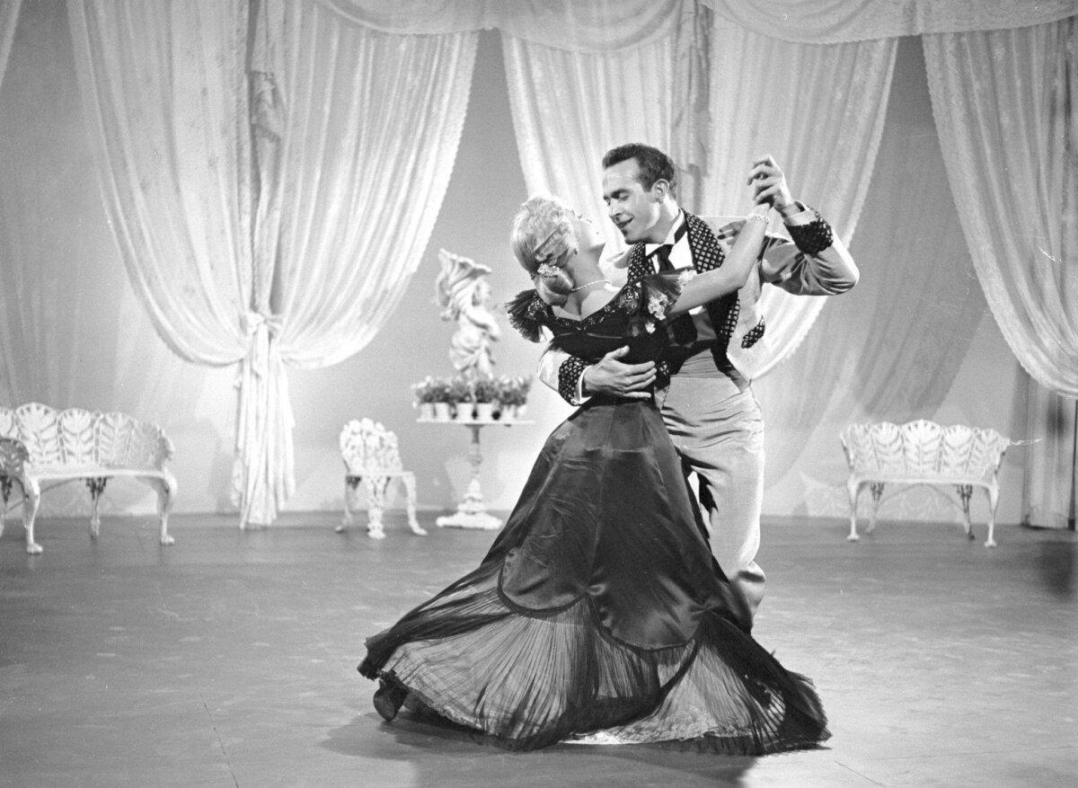 Patti Robinson (Jane Powell) dances a tango with Demi Armendez (Ricardo Montalbán) in the 1950 film "Two Weeks With Love." (MovieStillsDB)