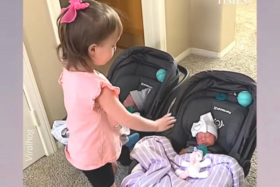 Big Sister Welcomes Preemie Twins Home