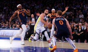 Stephen Curry, Warriors Too Much for Ailing Knicks