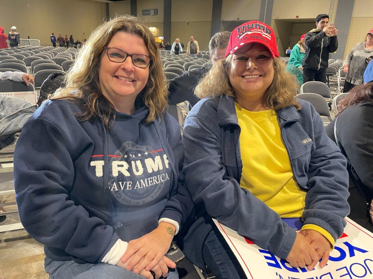 Kristin Forbes (L) and Caryl Bragg at a Trump rally at the Greater Richmond Convention Center in Richmond, Va., on March 2, 2024. (Terri Wu/The Epoch Times)