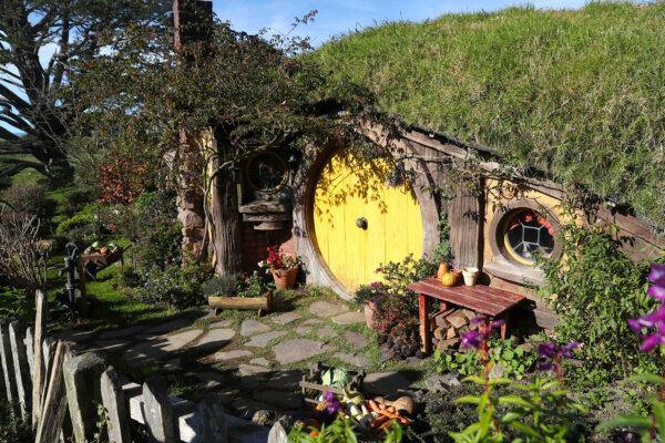 A house on the Hobbiton movie set, June 20, 2017, Hinuera, Matamata, New Zealand. (David Davies/PA Wire/Zuma Press/TNS)