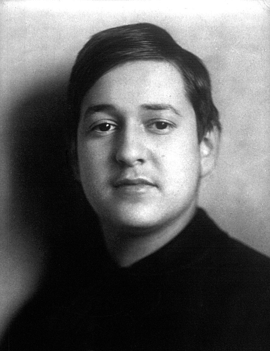 A young teenage Korngold, a child prodigy who grew up to compose scores for many Hollywood movies. (Public Domain)