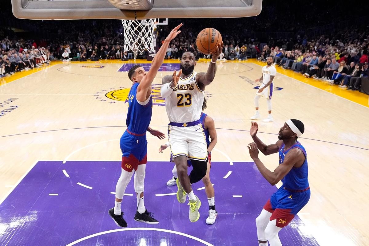 LeBron James Reaches 40,000 Points to Extend His Record as the NBA’s Scoring Leader