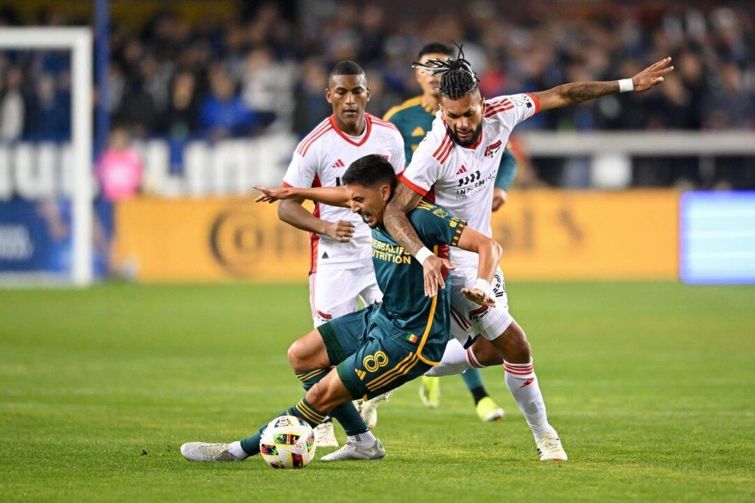 L.A. Galaxy Breeze to 3–1 Victory Over Earthquakes