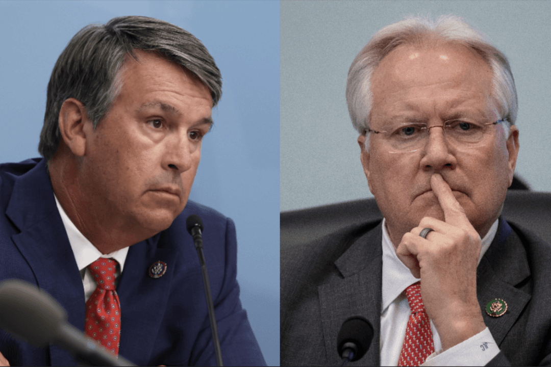 GOP Reps. Jerry Carl, Barry Moore Face Off in Alabama Primary on Super Tuesday