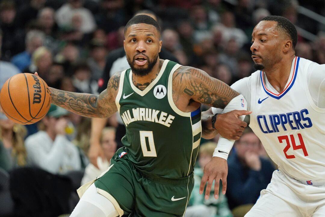 Bucks Don’t Have Antetokounmpo but Still Beat Clippers 113–106 for 6th Straight Victory