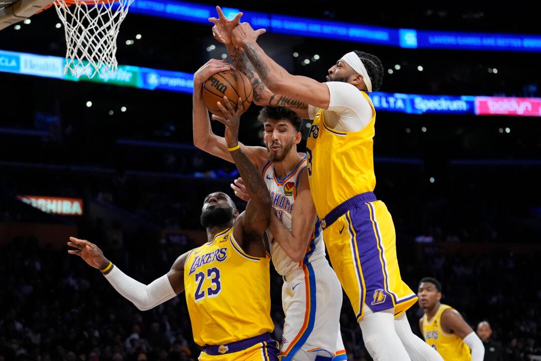 D'Angelo Russell Scores 26 Points, Leads Surging Lakers Past West-Leading Thunder 116–104
