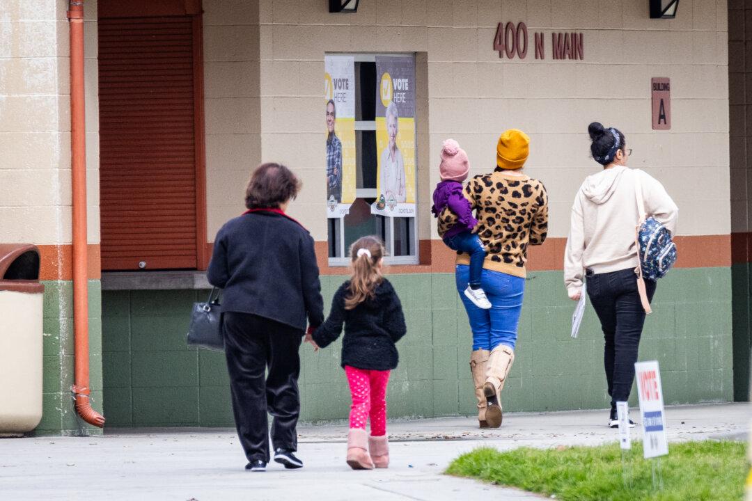 Ending Birthright Citizenship Would Increase Number of Unauthorized People in US: Analysis