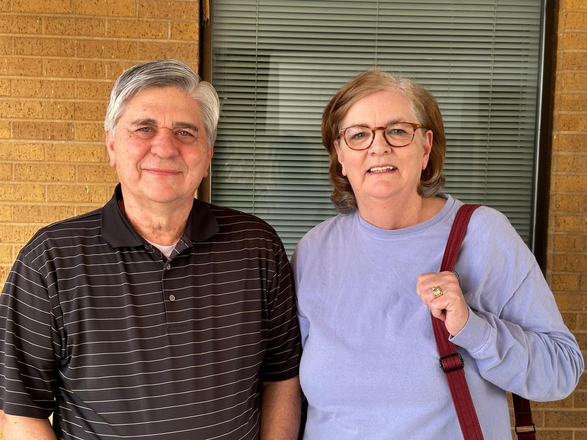 Karen and David Ewing at a polling location at Grand Avenue Baptist Church in Fort Smith, Ark., on March 5, 2024. (Savannah Pointer/Epoch Times)