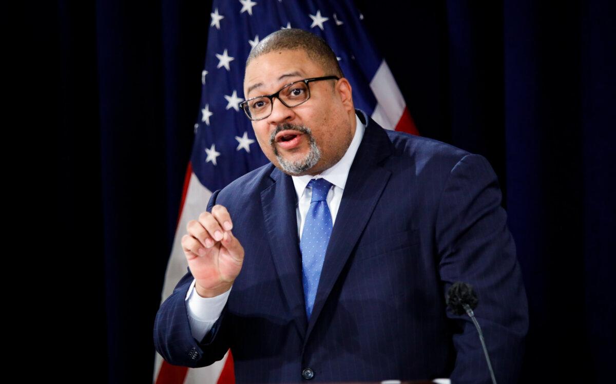 Manhattan District Attorney Alvin Bragg speaks during a press conference following the arraignment of former U.S. President Donald Trump in New York City on April 4, 2023. (Kena Betancur/Getty Images)