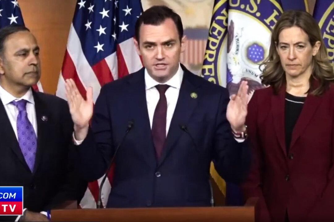 Lawmakers Defend Proposed TikTok Bill as ‘Choice’ Between US and CCP
