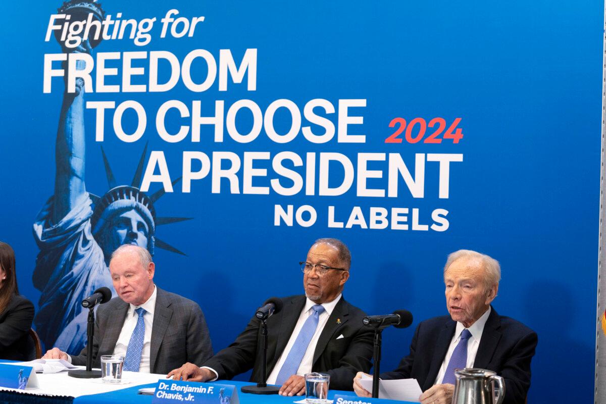 No Labels leadership and guests (LâR) Dan Webb, national co-chair Benjamin F. Chavis, and founding chairman and former Sen. Joe Lieberman, speak about the 2024 election at National Press Club, in Washington, Jan. 18, 2024. (Jose Luis Magana/AP Photo)