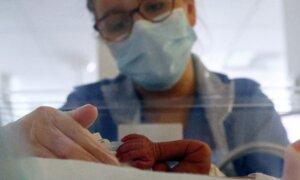 700 Doctors Urge MPs to Lower Abortion Limit From 24 Weeks