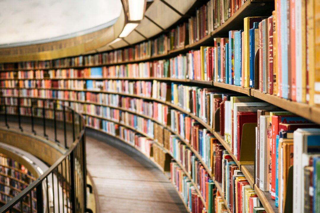 Online Bookselling Giant Flounders, Shares Plummet to Less Than 6 Cents