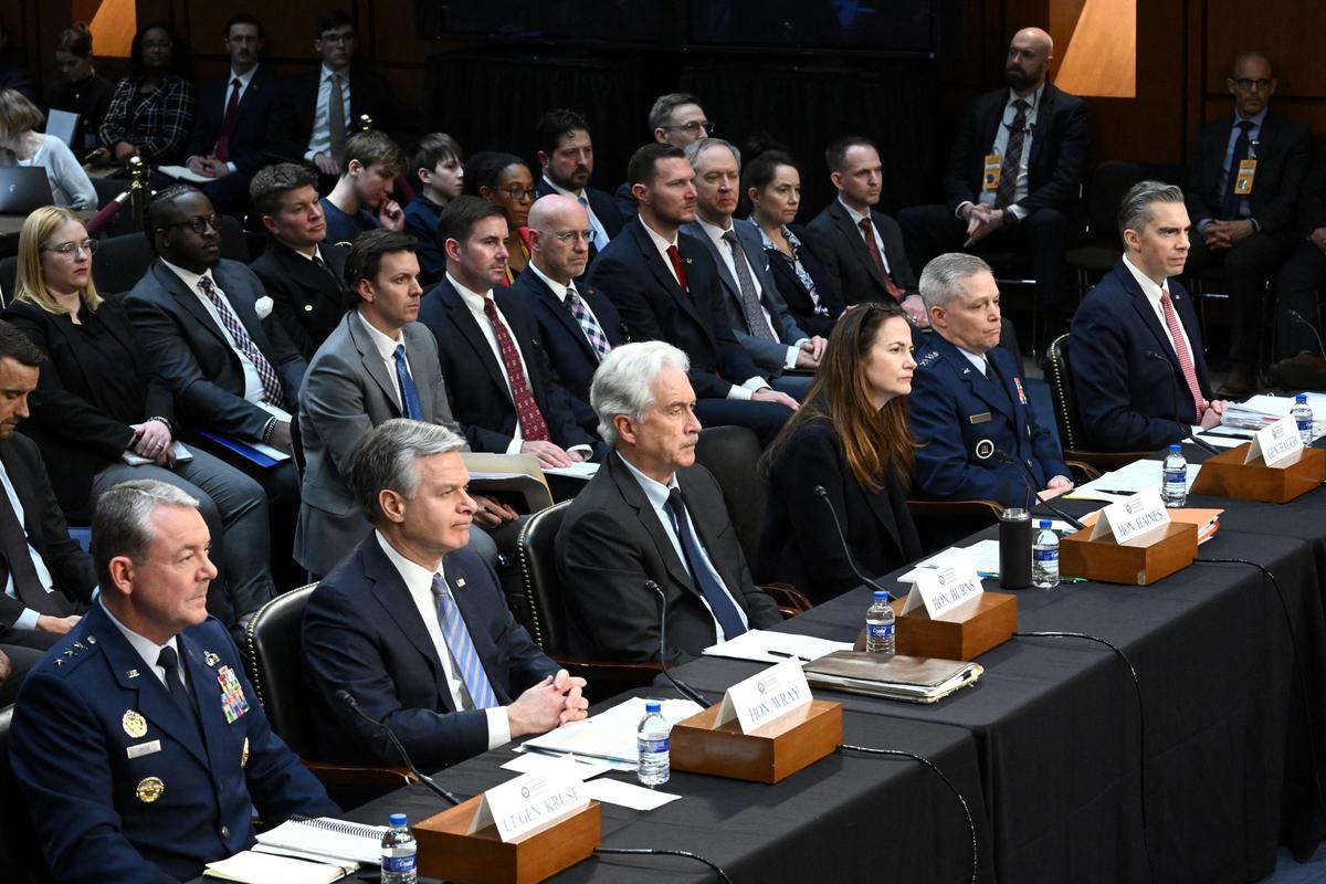 Intelligence Leaders Implore Congress Not to End Surveillance Law