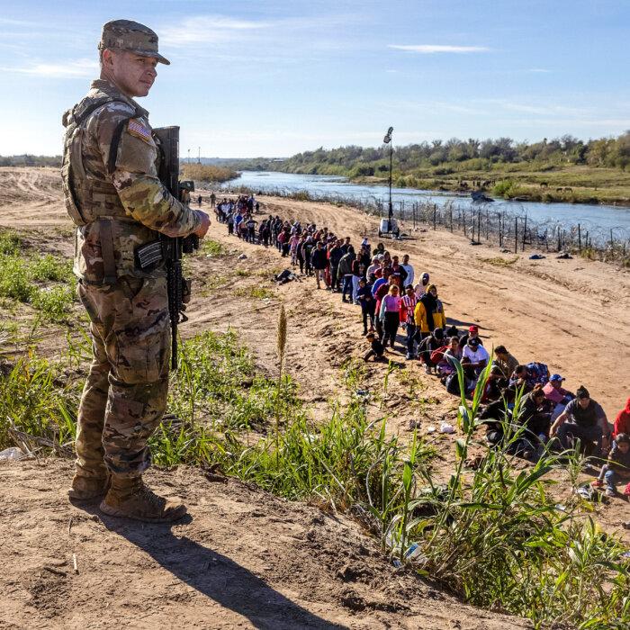 Supreme Court Extends Freeze on Texas Illegal Immigration Law