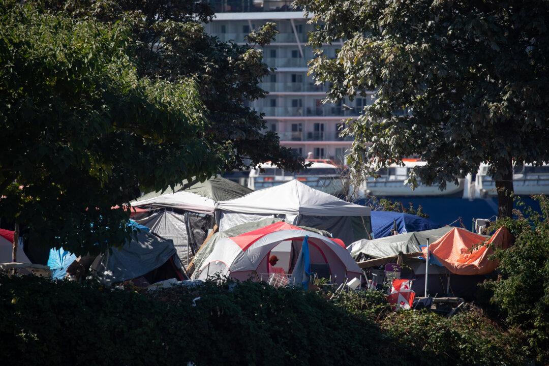 Vancouver Tent City to Temporarily Close Over Unsafe and Unhygienic Conditions