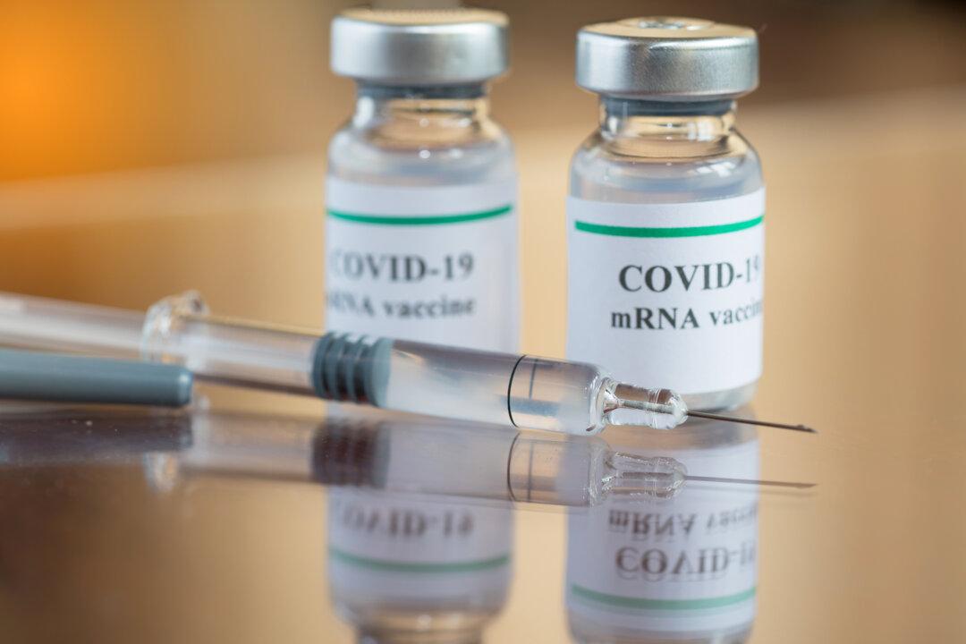 Ottawa Physician Ordered Into Ethics Training for Sharing Views on COVID-19 Vaccine