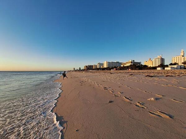 Sunrise on South Beach in Miami Beach. (Scott Hartbeck/TravelPulse/TNS)