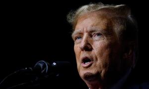 NY Judge Delays Trump Trial as Defense Seeks Sanctions, Dismissal