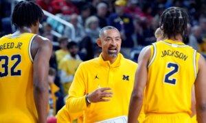Michigan Cuts Ties With Former Fab Five Star Howard as Basketball Coach