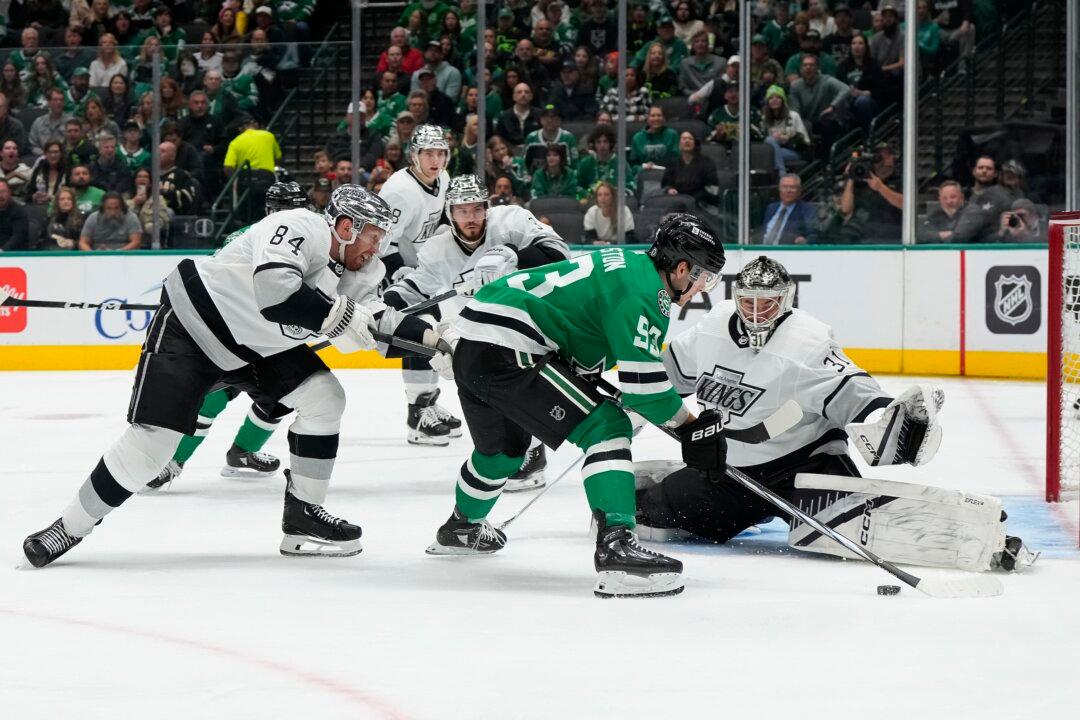 Stars Roll Past Kings to Complete Season Sweep