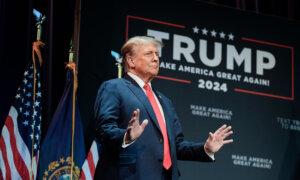 Trump Warns US Will See Economic ‘Bloodbath’ If He’s Not Elected