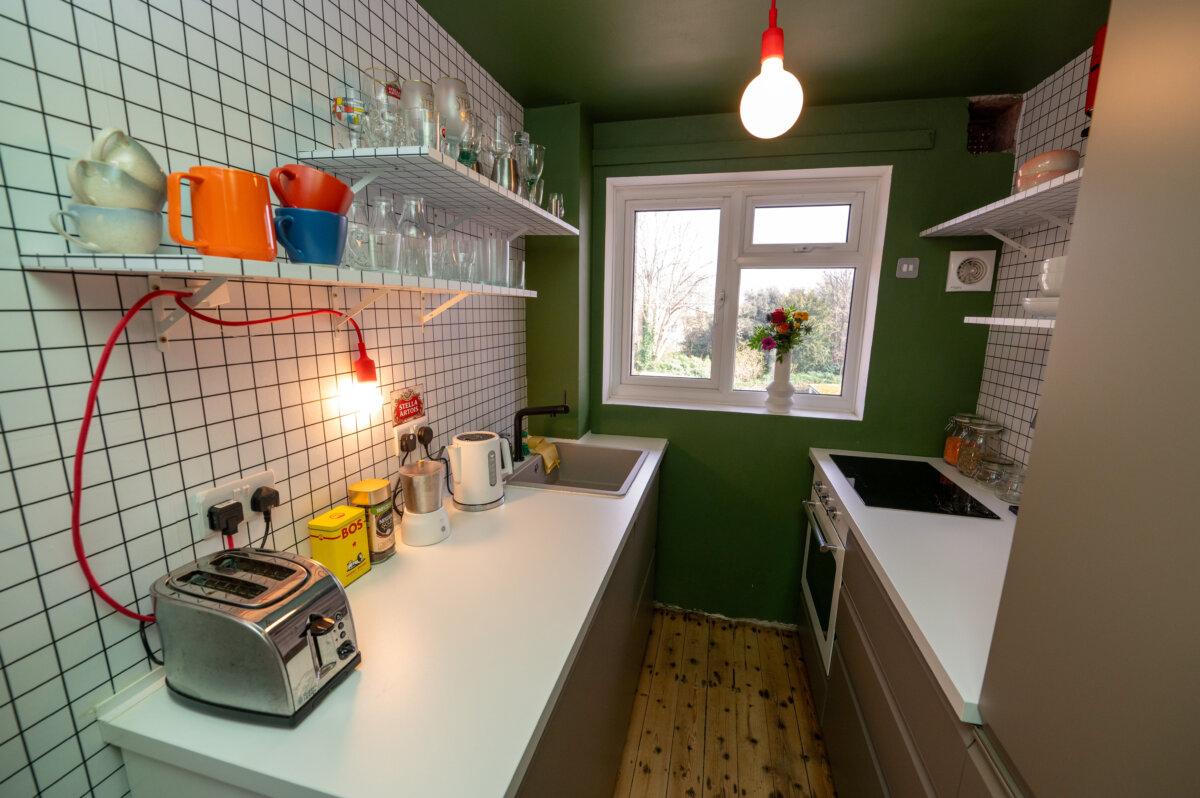 The couple's IKEA kitchen. (SWNS)