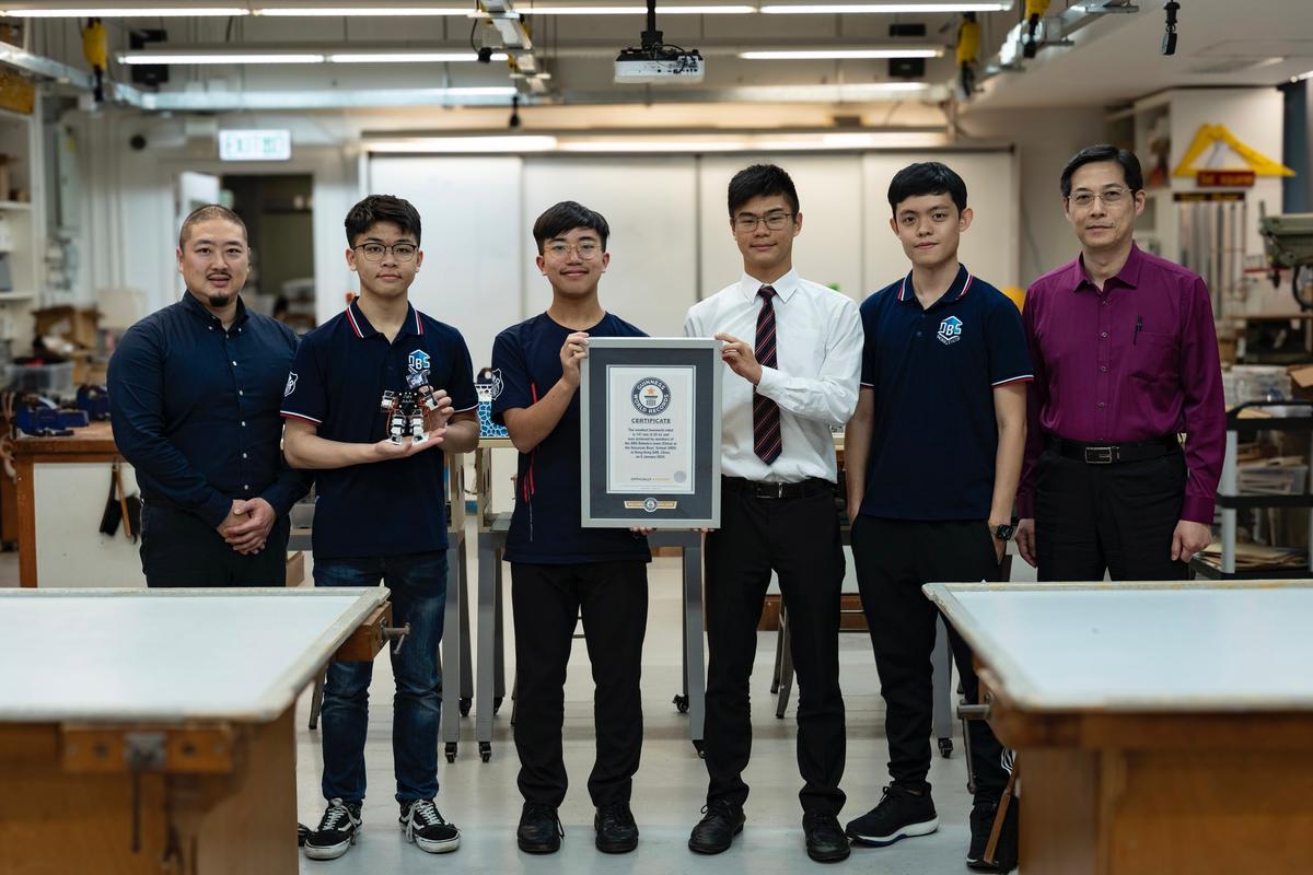 4 Secondary School Students Built the World’s Smallest Humanoid Robot, Breaking the Guinness World Record