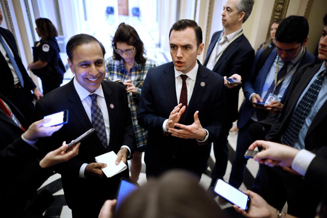 Rep. Gallagher Says Former Lawmakers Shouldn’t Be Lobbying for TikTok