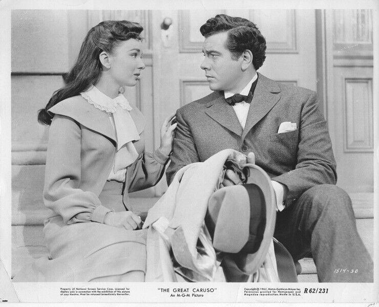 Dorothy Benjamin (Ann Blyth) and Enrico Caruso (Mario Lanza), in "The Great Caruso." (MGM)