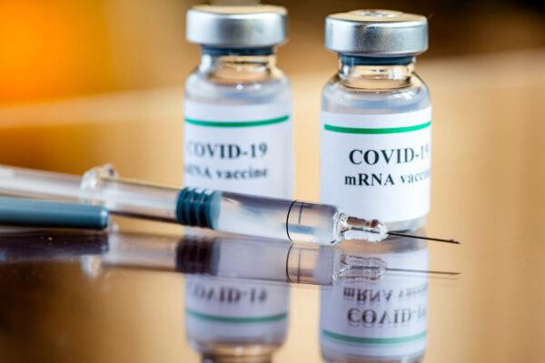 Congressman Calls for End of COVID-19 Shot Mandates at Colleges