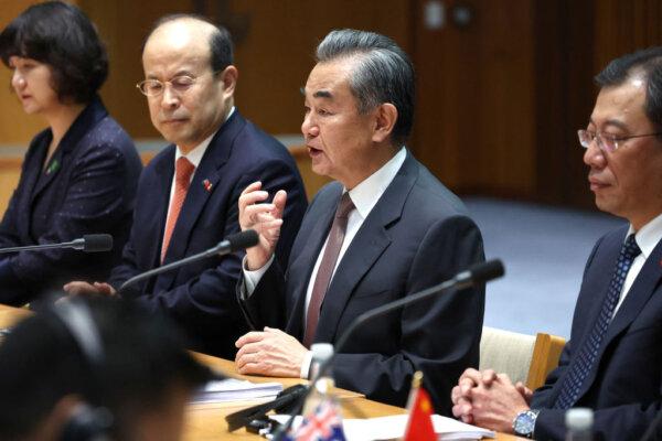 Live Updates: Beijing Foreign Minister’s Visit to Australia