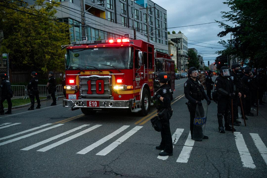 4 Killed, 4 Hurt in Multiple Vehicle Crash in Suburban Seattle