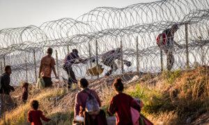 Appeals Court Hears Argument on Challenge to Texas Enforcing Laws Against Illegal Immigrants