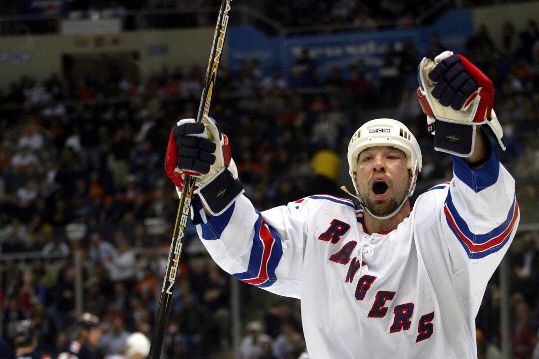 Former NHL Enforcer Chris Simon Dies at 52