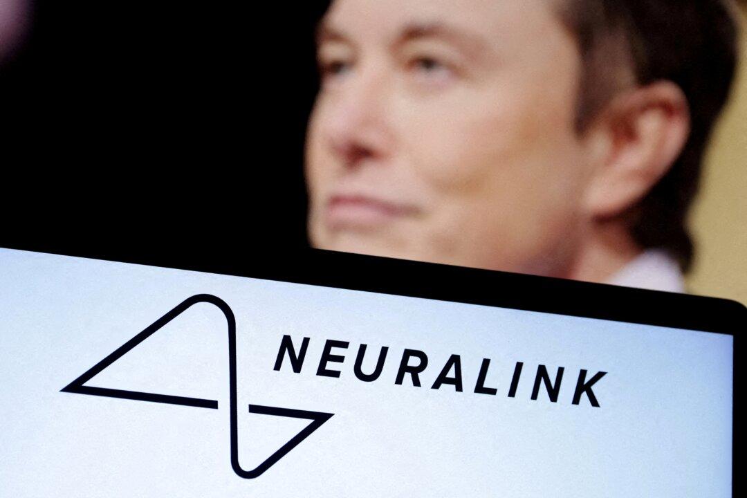 Musk’s Neuralink Shows First Brain-Chip Patient Playing Online Chess