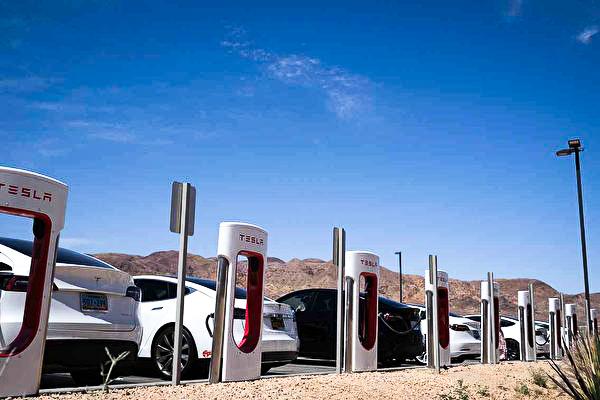 Maine Pulls the Plug on California-Inspired Electric Car Mandates