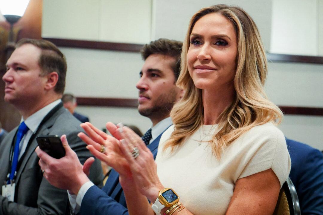 Republican Cash Picture Improves, But Democrats Still Lead