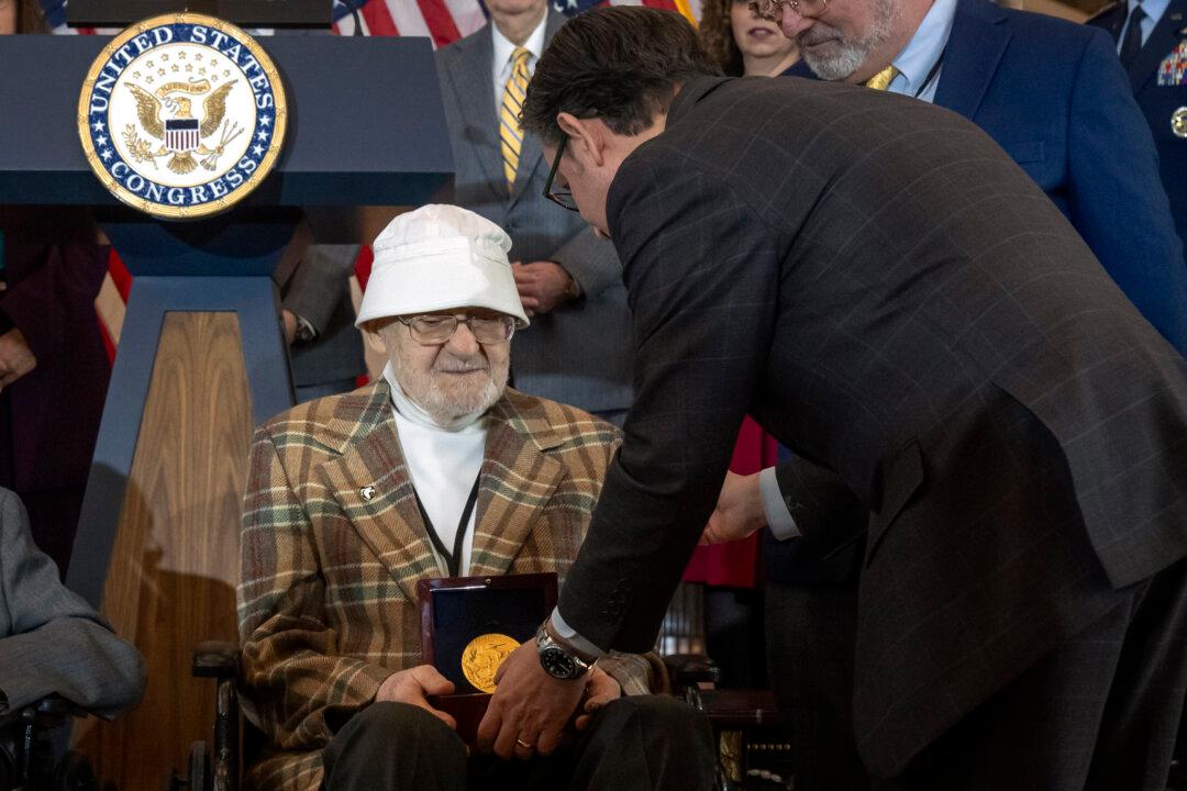 Ghost Army Members Who Deceived Nazis With Battlefield Ruses in WWII Given Congressional Gold Medal