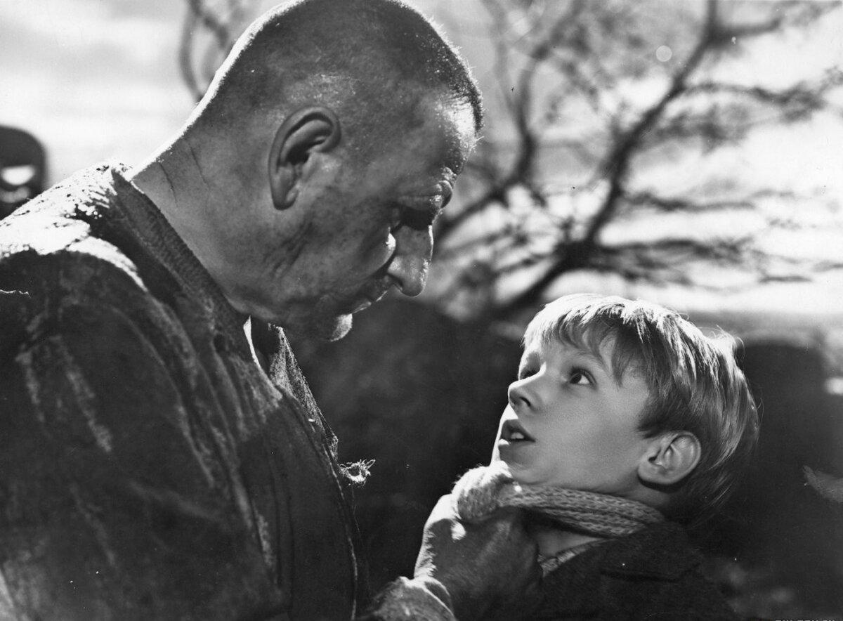 Magwitch (Finlay Currie, L) and little Pip (Anthony Wager) meet, in "Great Expectations." (Cineguild)