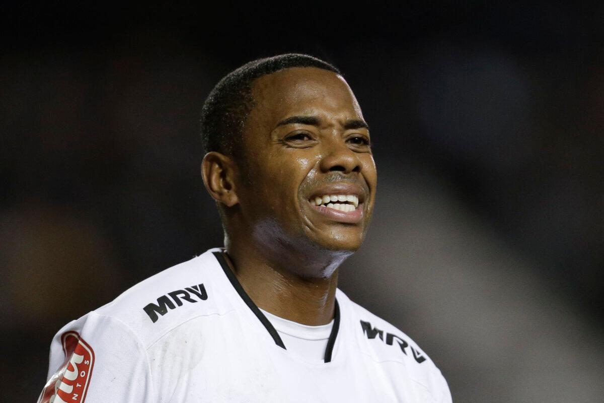 Atletico Mineiro's Robinho reacts after failing to score during a Copa Libertadores soccer match against Argentina's Racing in Buenos Aires, Argentina, on April 27, 2016. (Victor R. Caivano/AP Photo)