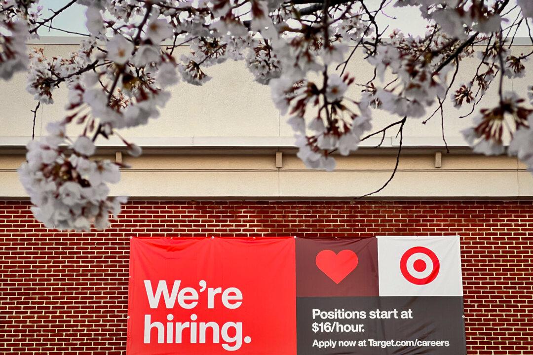 US Labor Market Remains Stable Amid Turbulence: JOLTS Report