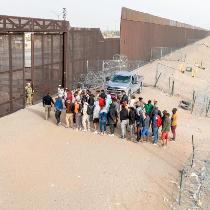 Appeals Court Extends Block on Texas Arrests of Illegal Immigrants