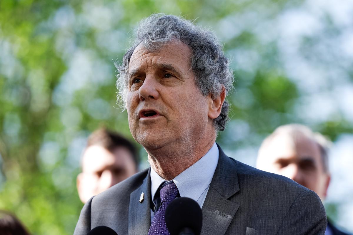 Sen. Sherrod Brown Aims to Reform Decades-old Social Security Provisions for Public Servants