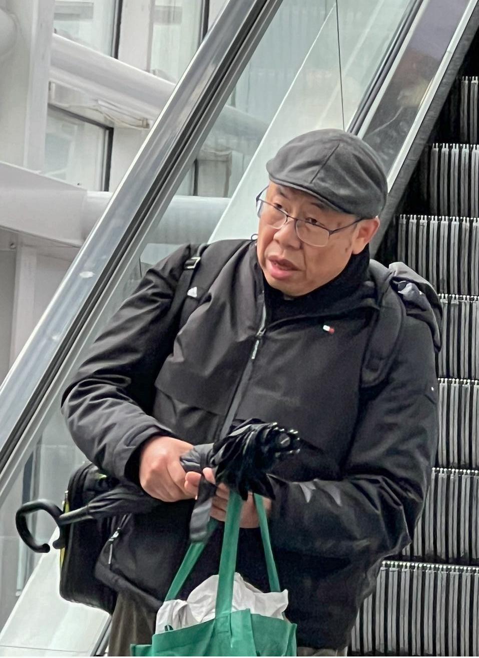 U.S. customs officer Mr. Ho at Chicago O'Hare International Airport. (The Epoch Times)