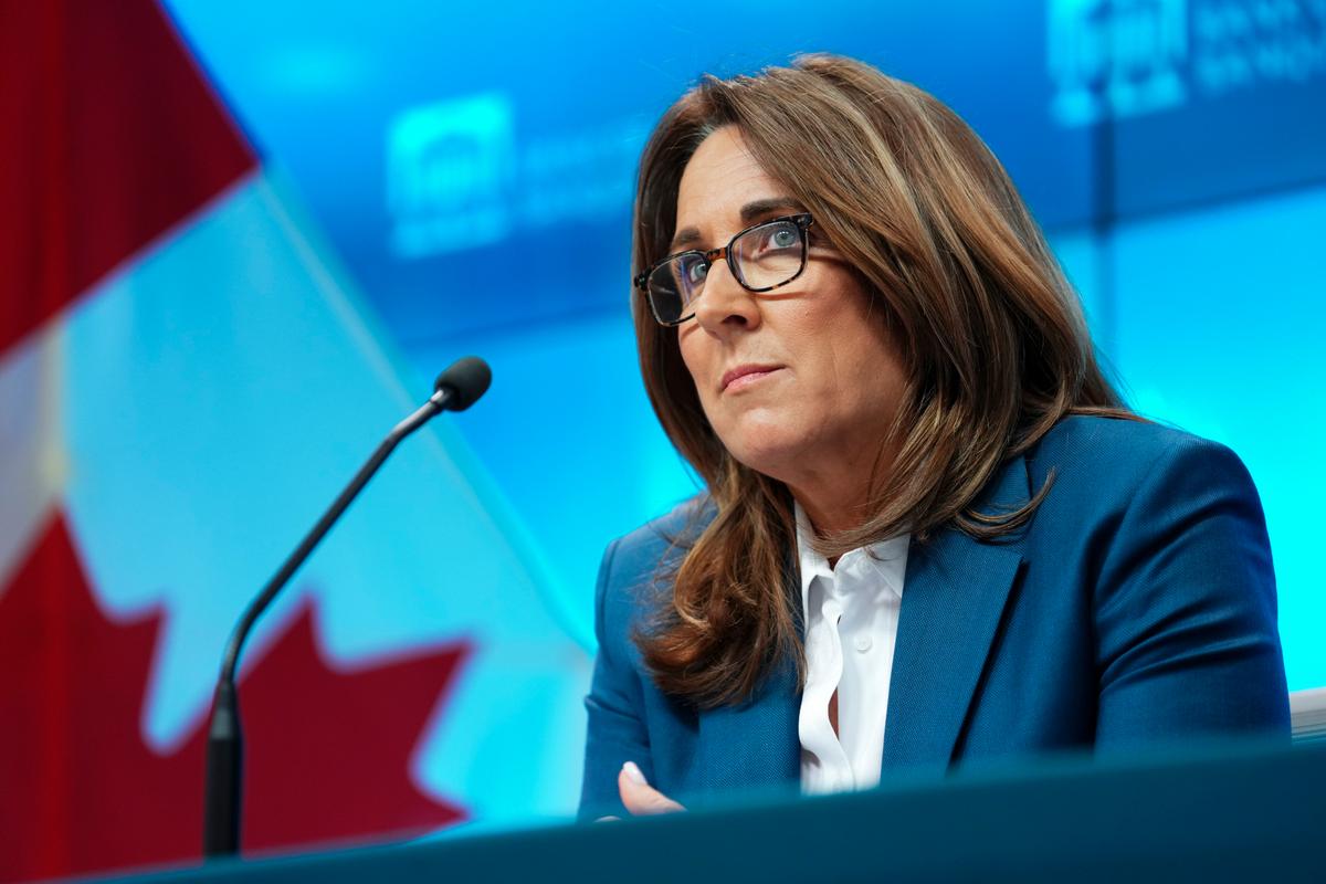 Need to Improve Canadian Productivity Has Reached Emergency Level, BoC Official Says